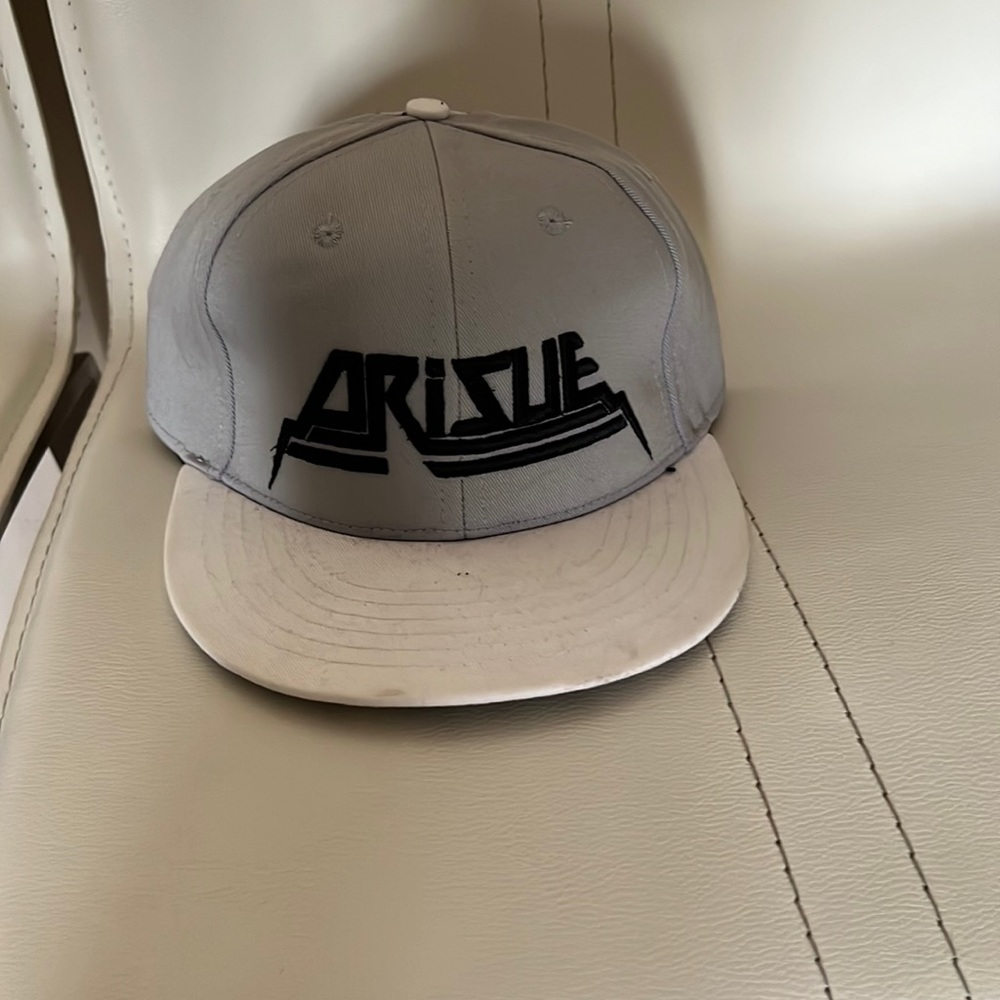 Patterned hat - Size 7.5